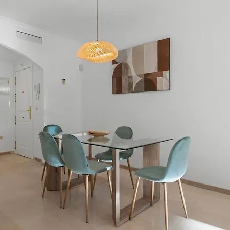 Апартаменти Elviria • Bright 2-bedroom *