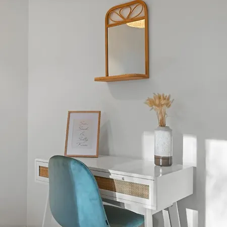 Апартаменти Elviria • Bright 2-bedroom *