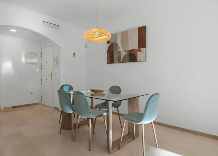 Апартаменти Elviria • Bright 2-bedroom *