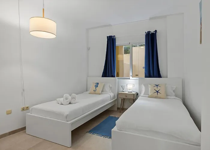 Elviria • Bright 2-bedroom Апартаменти