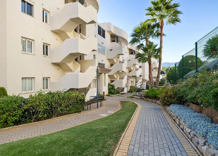 Elviria • Bright 2-bedroom Апартаменти