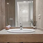 Apartamento Elviria • Bright 2-bedroom Marbella