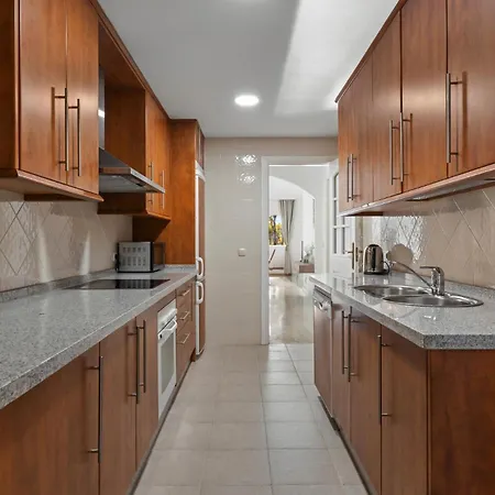 Elviria Green • Bright 2-Bedroom *