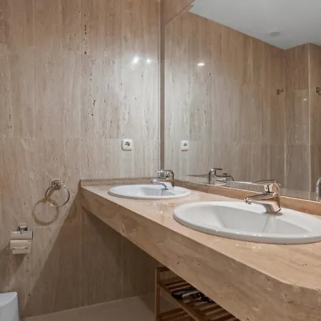 Elviria • Bright 2-bedroom شقة ماربيا