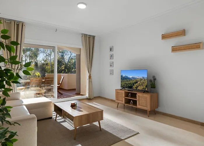 Elviria Green • Bright 2-Bedroom Апартаменти *