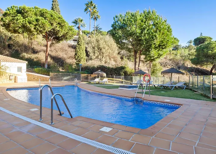 Апартаменти Elviria Green • Bright 2-Bedroom